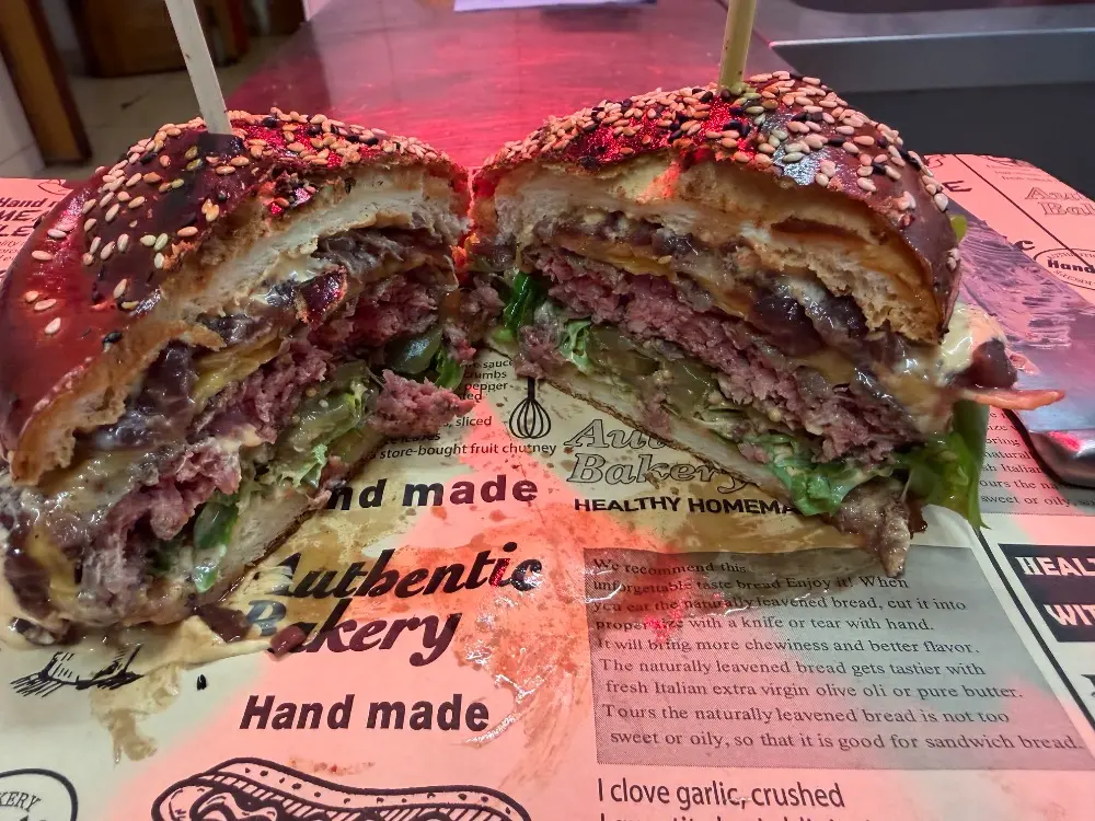 Burger rozříznutý