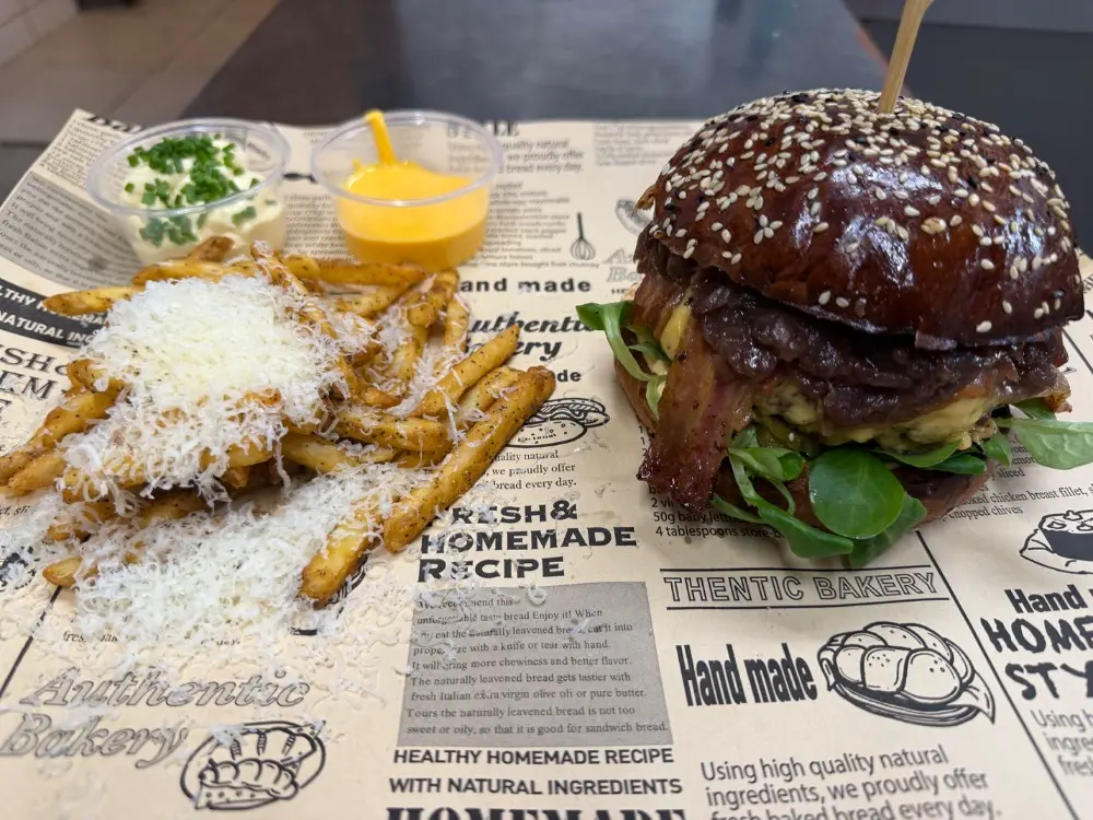 Burger s hranolkami